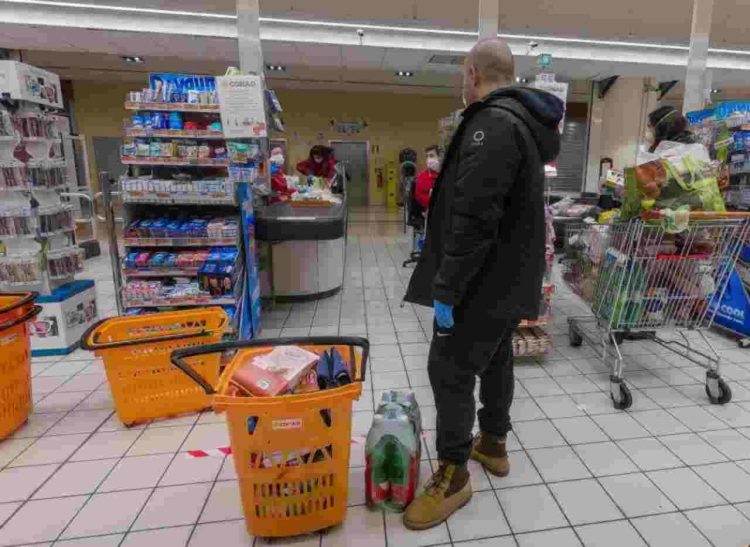 Covid supermercato rissa Belluno