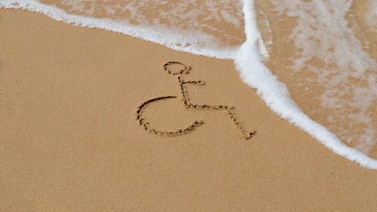 Disabili, come sono attrezzate le spiagge italiane (iStock)