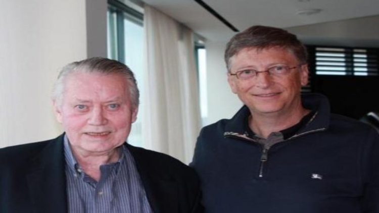 Feeney e Bill Gates (foto dal web)