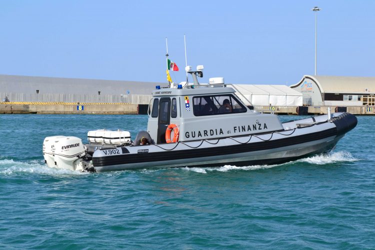 Lampedusa, l'imbarcazione tunisina 