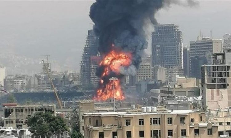 Incendio al porto di Beirut