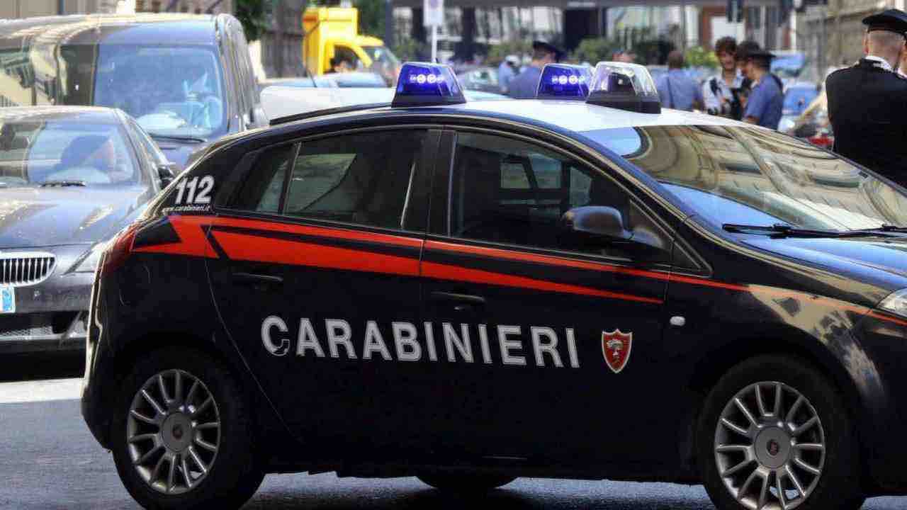 Omicidio Firenze donna tunisina morta hotel indagato uomo italiano
