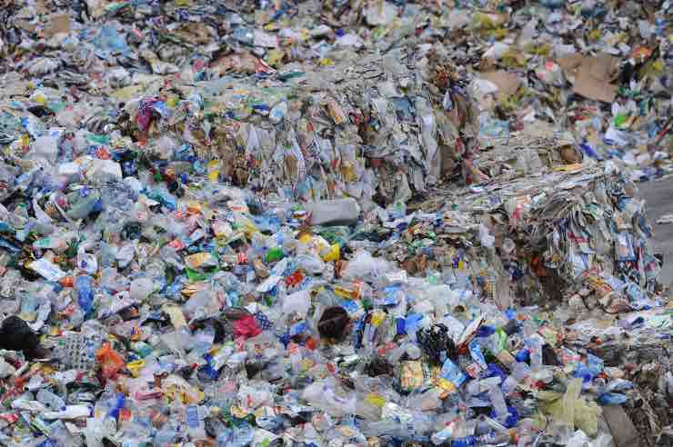 covid-19-raccolta-rifiuti-da-imballaggio-a rischio lettera Conai Premier