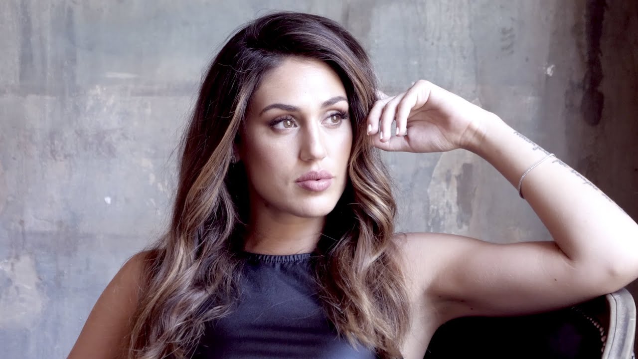 Celine triomphe очки новая сумка. Модель американская брюнетка. Селия родригес. Celine rodriguez. Celine rodriguez.