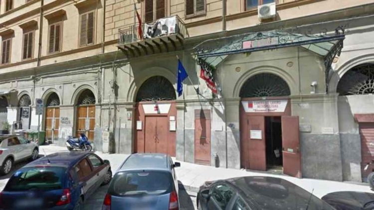 Cade sulle scale della Cgil di Palermo ma non le spetta risarcimento