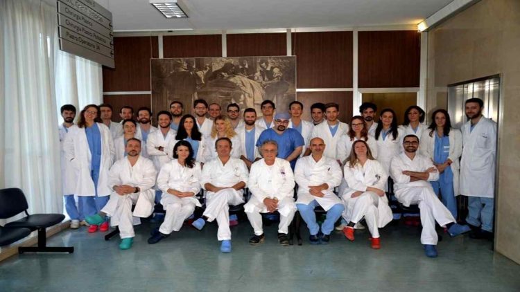 La squadra di sanitari di Chirurgia Plastica