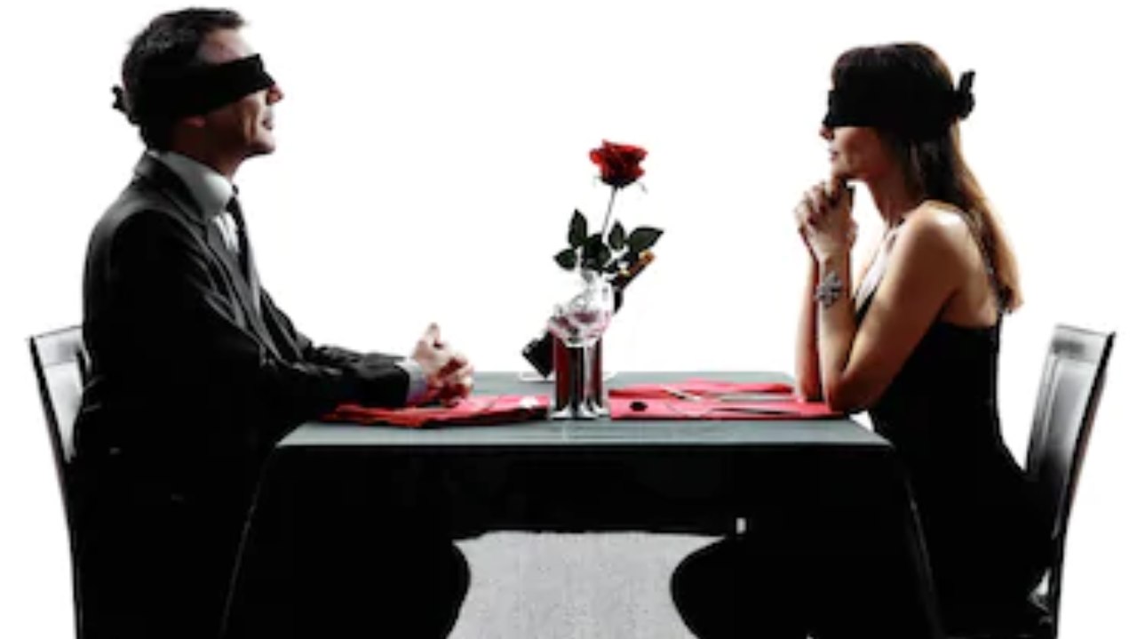 Va a un appuntamento al buio e scappa via. L'incontro è assurdo Va a un appuntamento al buio e scappa via. L'incontro è assurdo