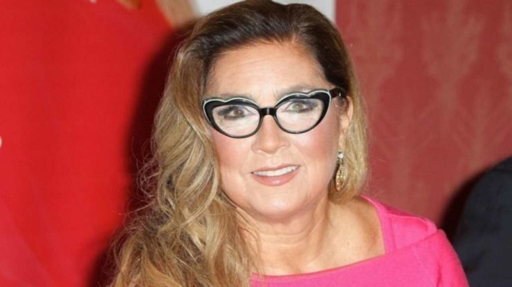 Romina Power, capelli neri e corti: il motivo del nuovo look - FOTO