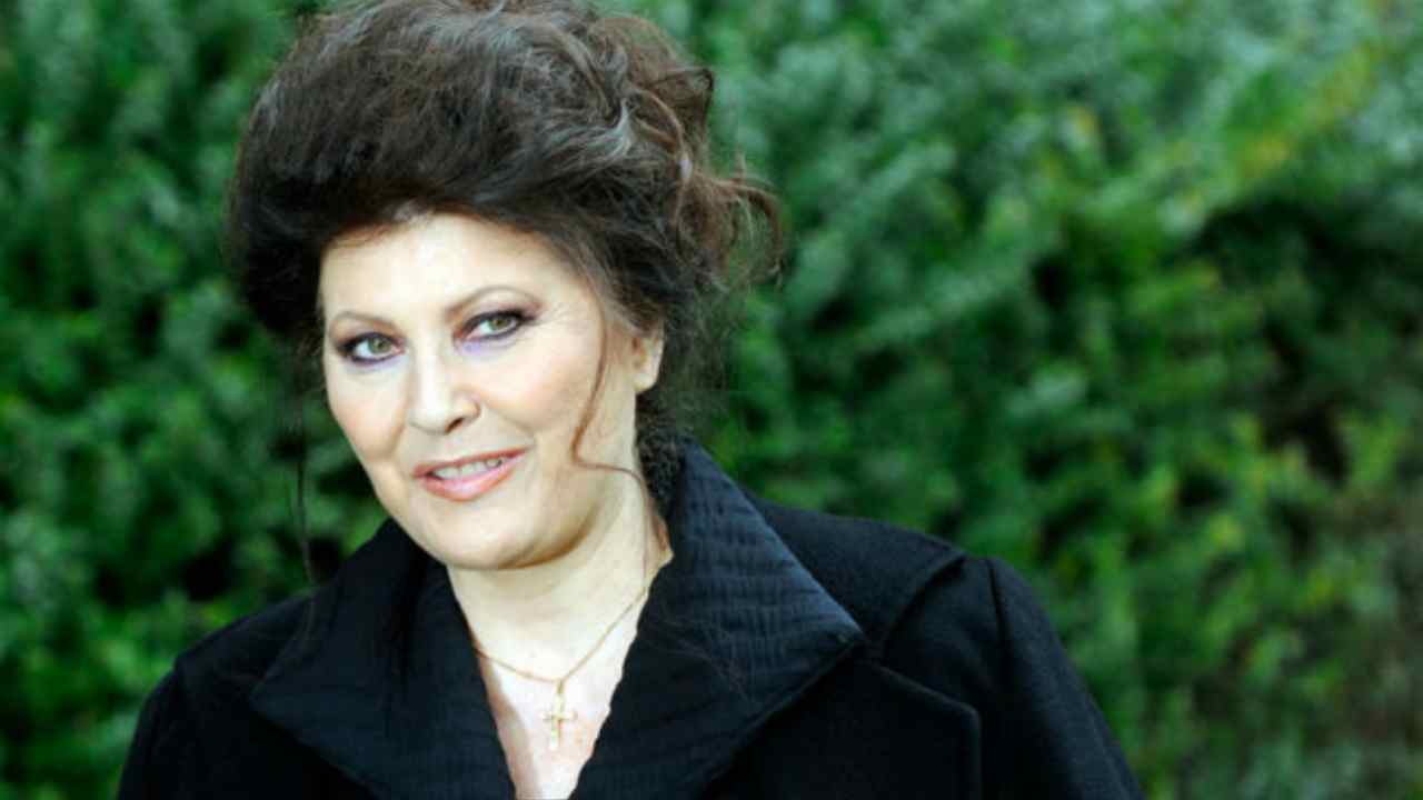 Клаудио каниджа сейчас. Клаудио амендола фото. Клаудио амендола. Клаудио маркизио и его жена. Клаудия мори.