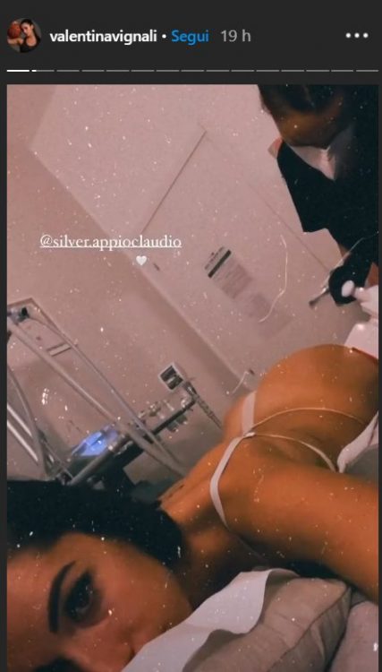 427px x 750px - Valentina Vignali e un completino intimo da infarto â€“ FOTO