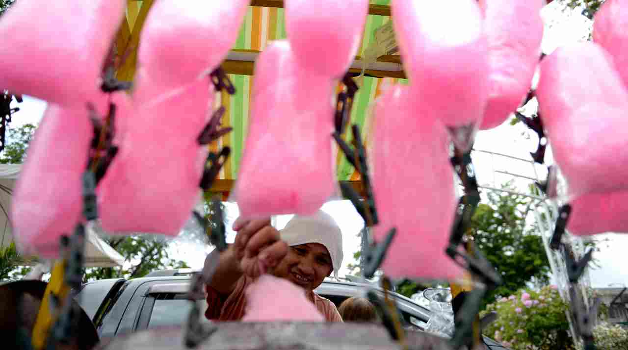 Coronavirus Filtro Realizzato Con La Macchina Per Lo Zucchero Filato