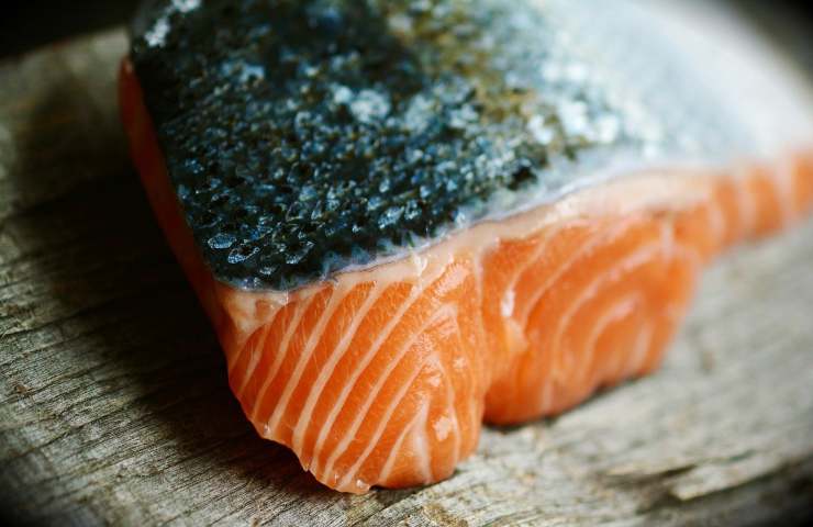 Tutto ciò che bisogna sapere sul salmone prima del cenone di Capodanno