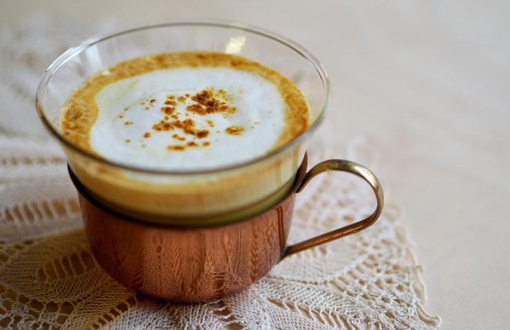 Latte di curcuma, un vero toccasana per la nostra salute invernale