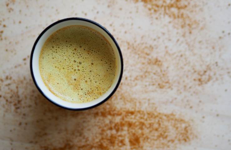 Latte di curcuma, un vero toccasana per la nostra salute invernale