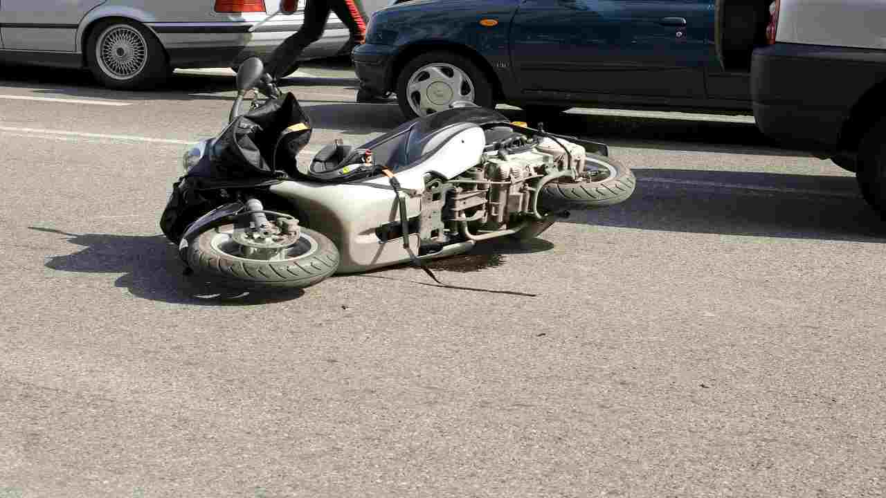 Incidente scooter Caserta muore 55enne