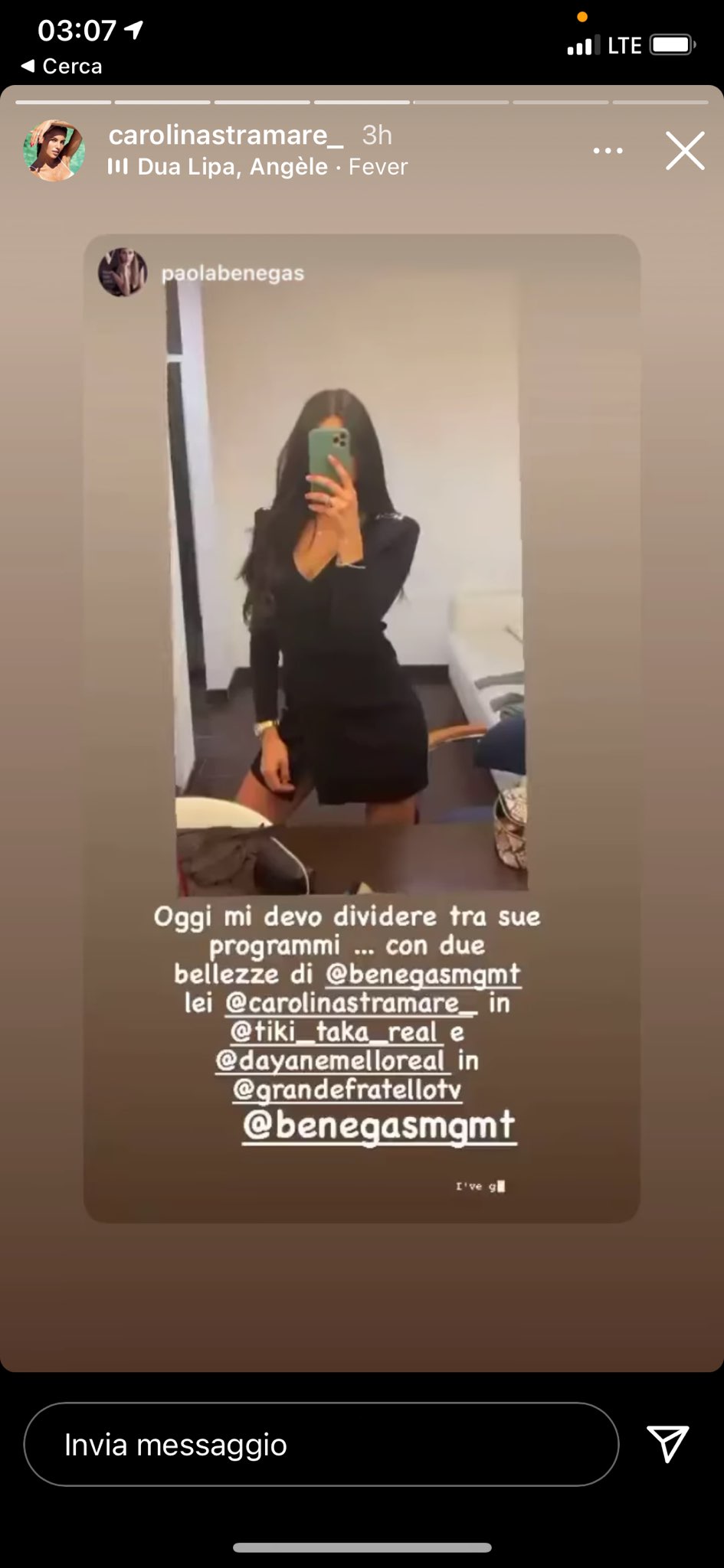 Carolina Stramare selfie specchio pressione