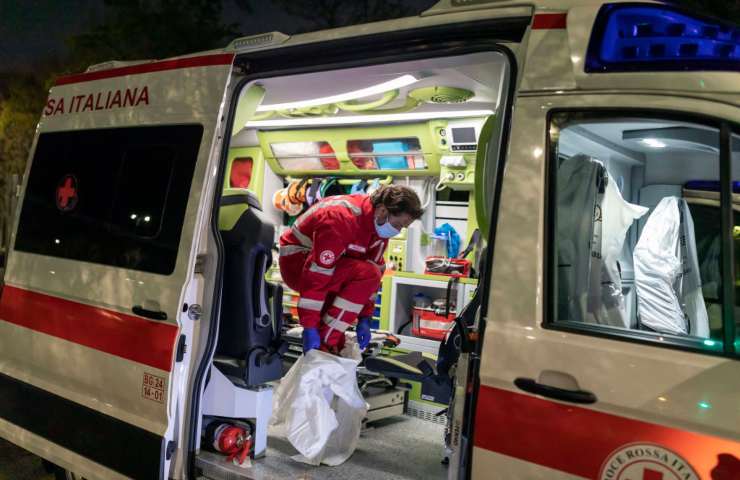 Precipita dal balcone, 36enne muore sul colpo