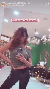 Aida Yespica selfie specchio curve capogiro