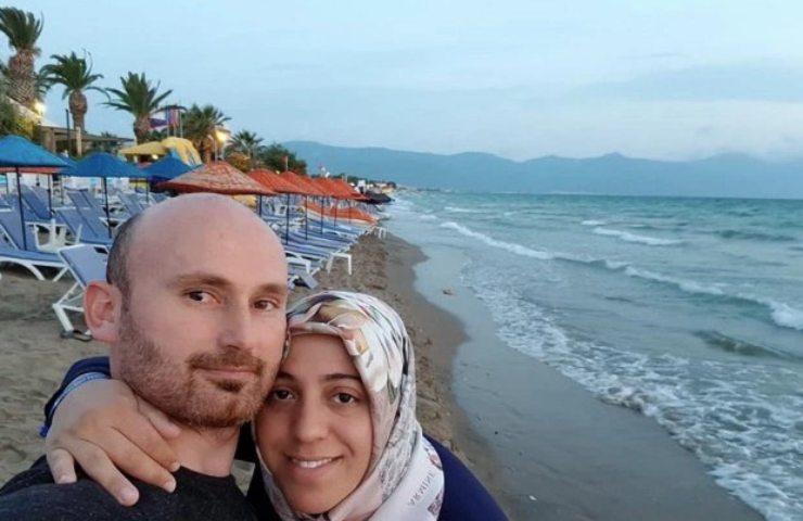 Uomo uccide moglie scogliera selfie