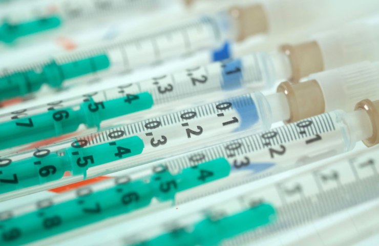 Nuovi tagli AstraZeneca