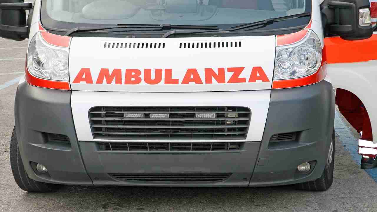 Bologna incidente ambulanza morto paziente