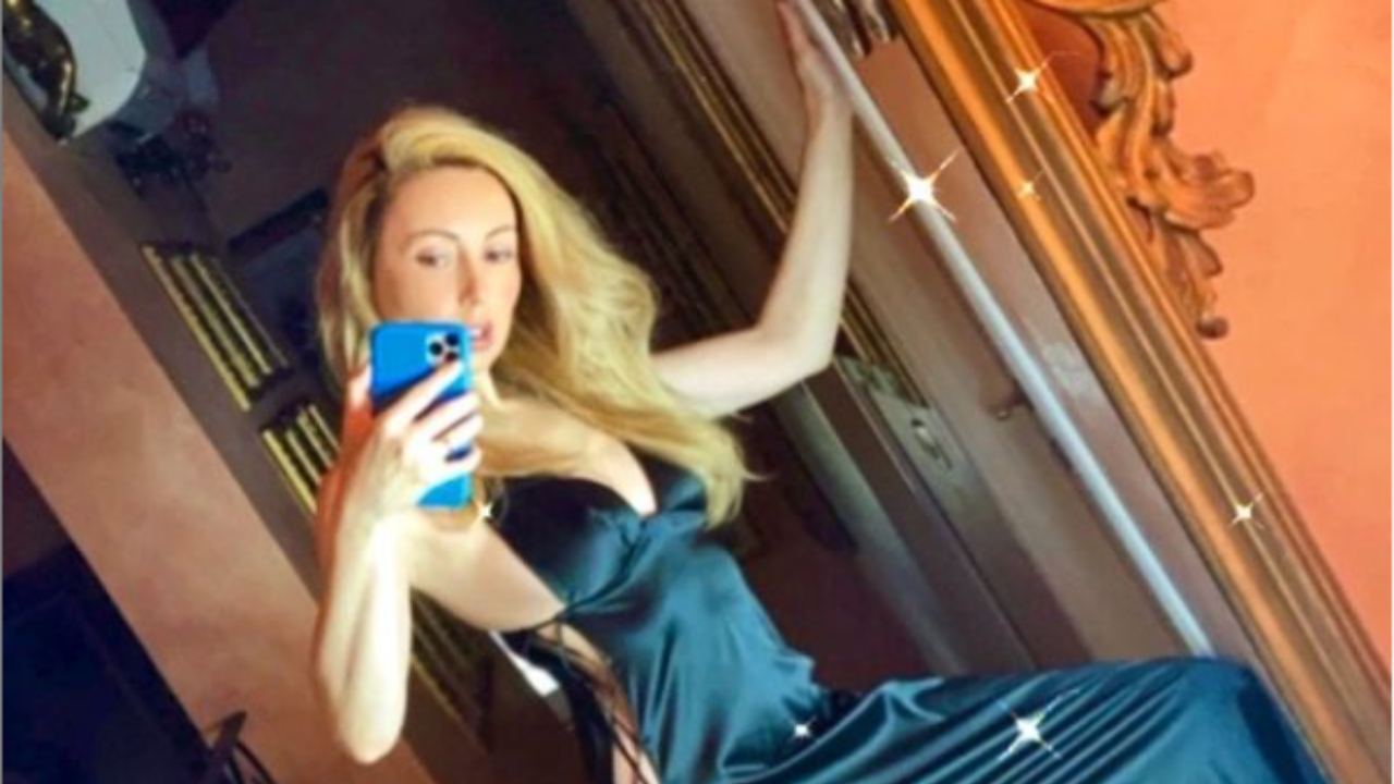 Carolina Casiraghi divina. Il VIDEO con un bikini illegale