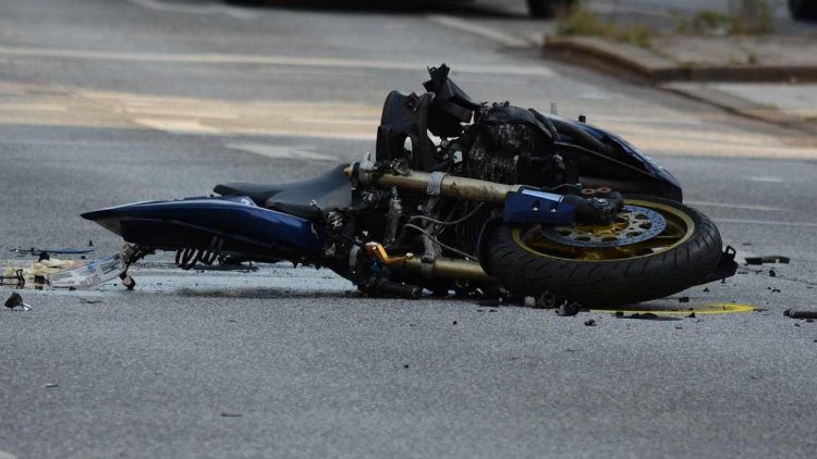 Scontro frontale tra moto sull'Aurelia: due morti