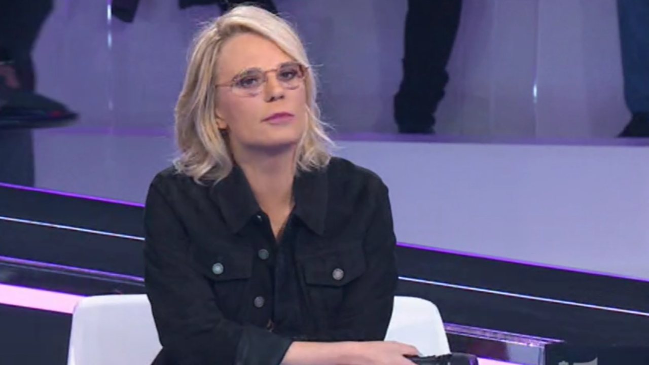Maria De Filippi Sbotta Contro Alessandra Celentano Scontro Ad Amici 21 