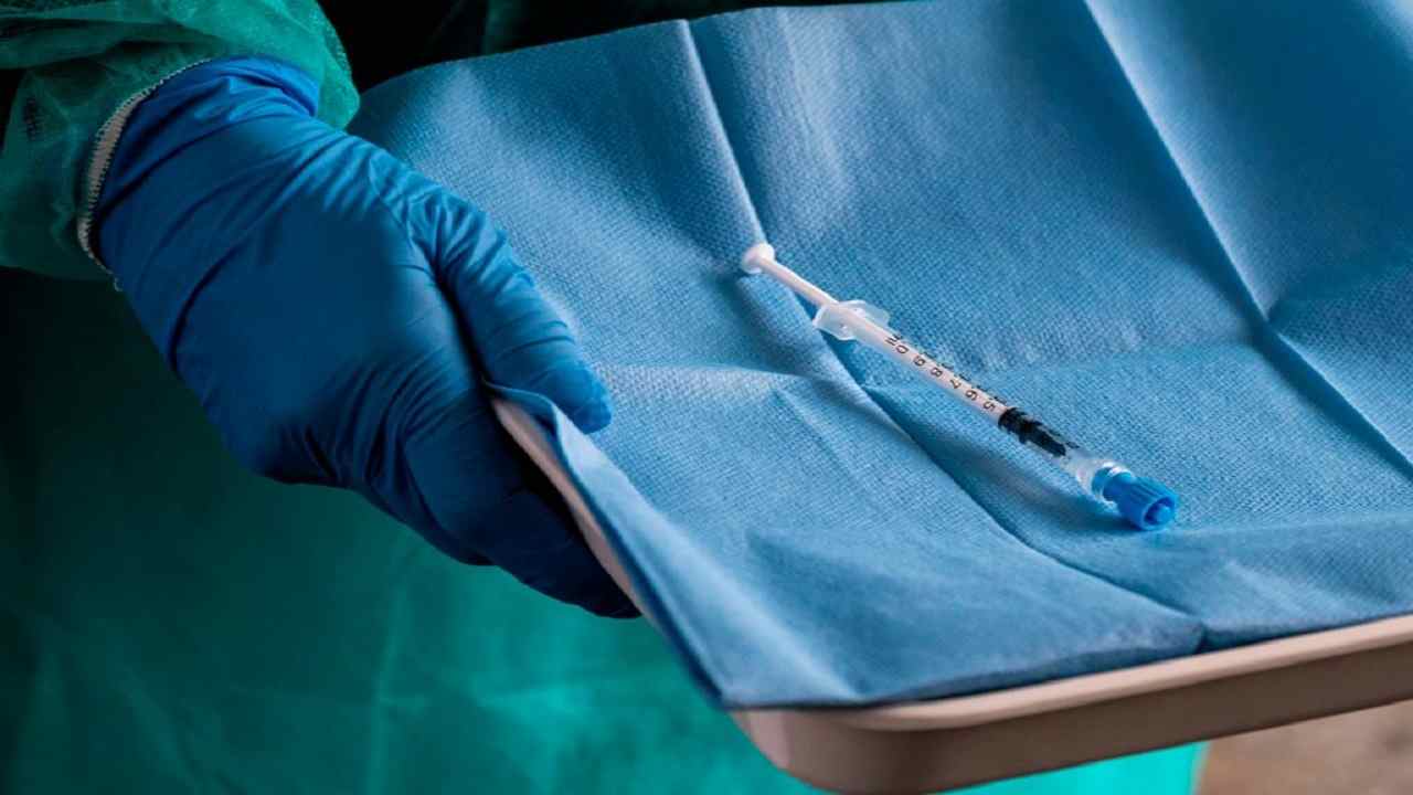 Sospesi vaccini Astrazeneca seconde dosi prenotazioni