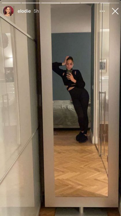 Elodie selfie allo specchio dettaglio 