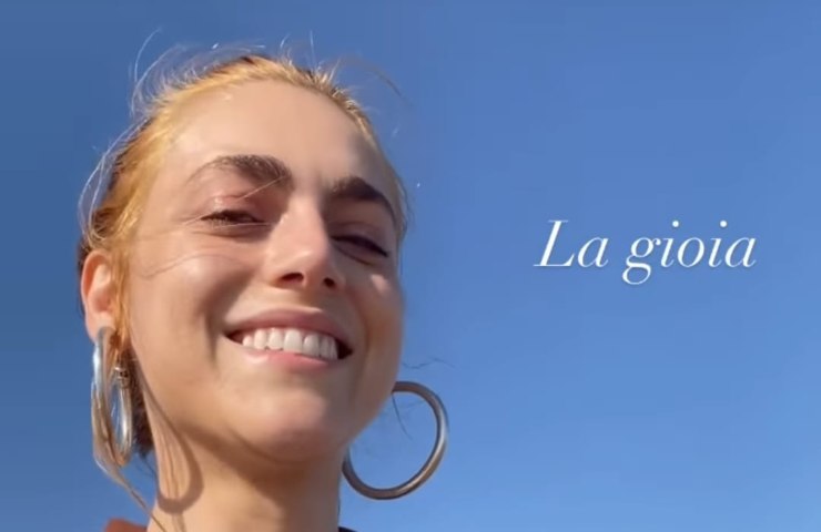 Miriam Leone, unica: video selfie in spiaggia