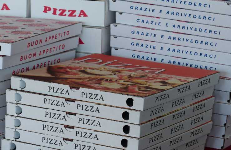 Scoperta macabra dentro impasto pizza Roma