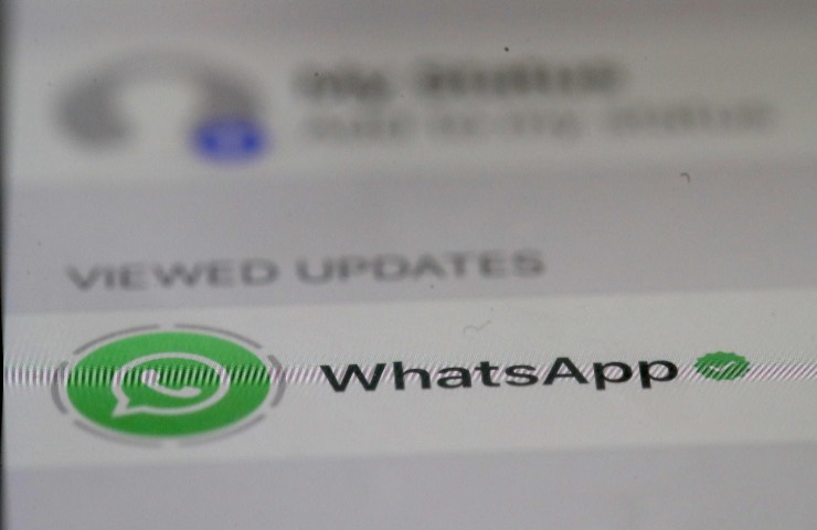WhatsApp rosa truffa app fake pericolo