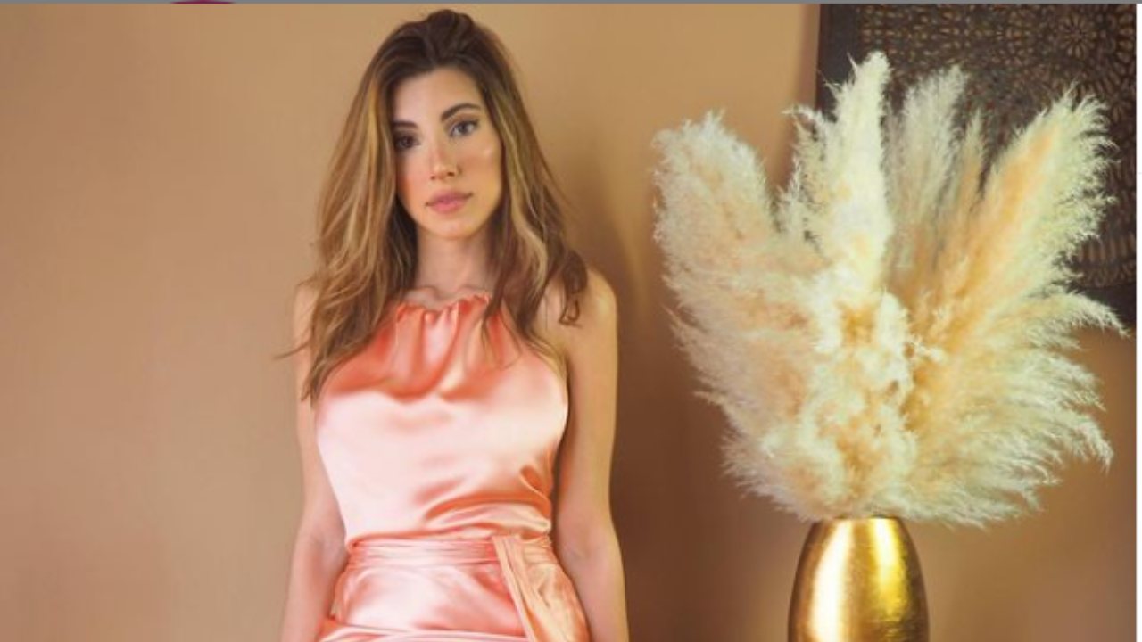 Sei tu il vero fiore, Silvia DAvenia incanta il web. La sua bellezza è  unica