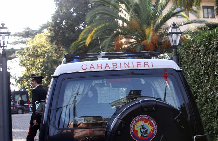 carabinieri freddato omicida fuga figlio