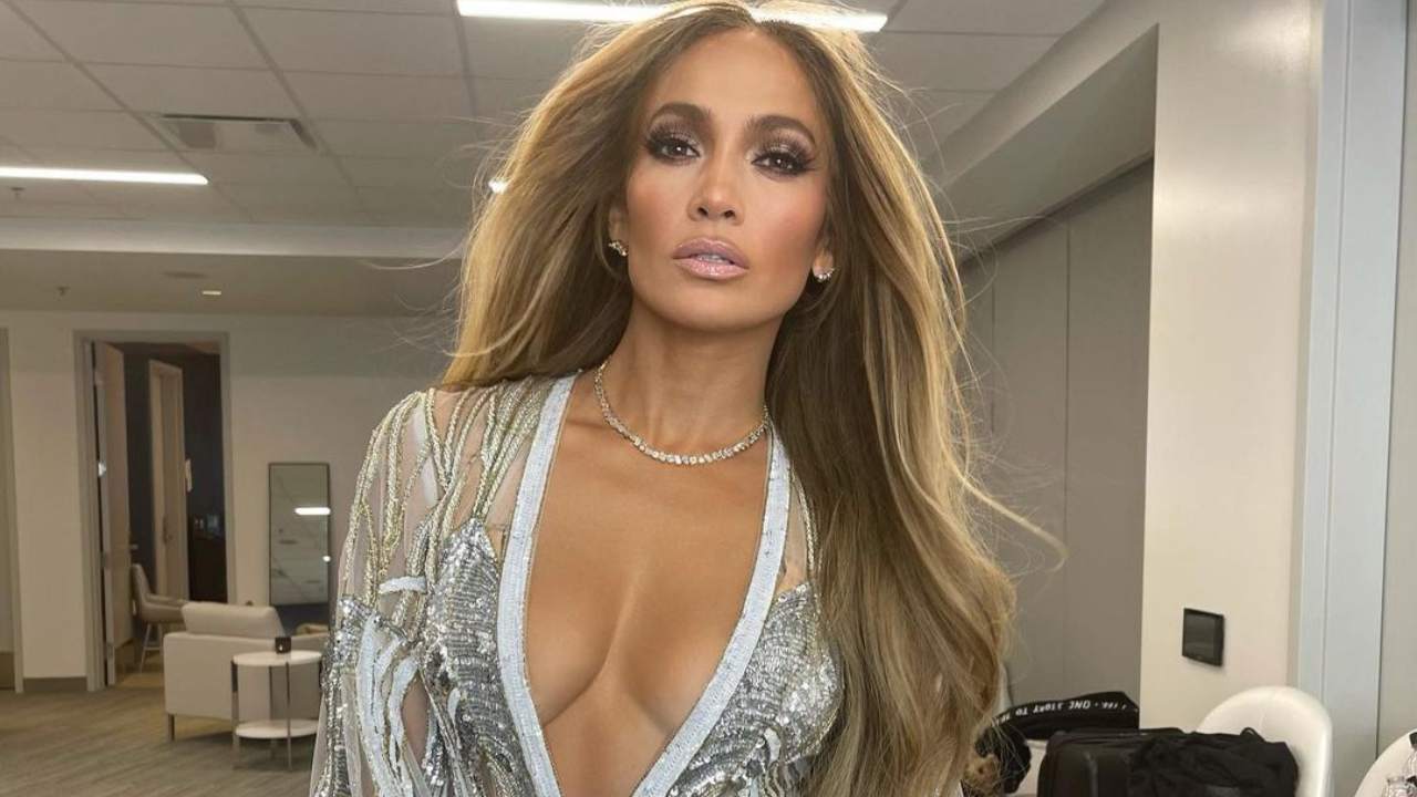 JJennifer Lopez bikini mostruoso: il due pezzi ti lascia senza fiato - Vimarsana News
