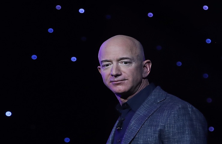 Jeff Bezos Amazon punti vendita fisici
