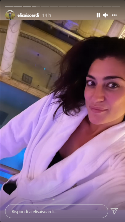 Elisa Isoardi foto nuda vasca bagno spettacolo puro
