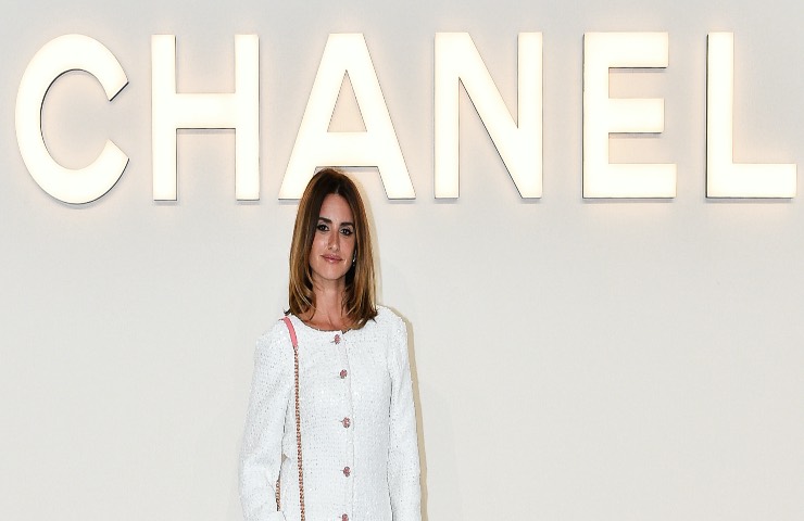 Penelope Cruz giacca tweed Chanel autunno 2021