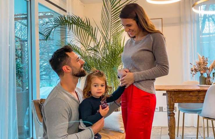 Roberto Valbuzzi e la sua famiglia (Foto da Instagram)