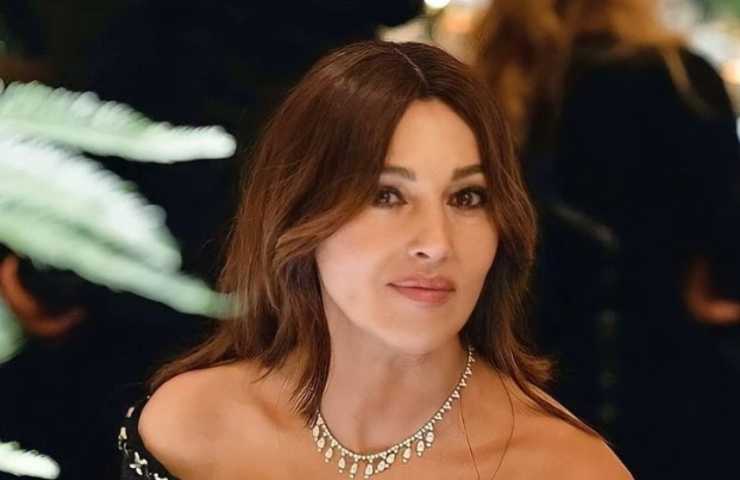 Monica Bellucci vestito fisico intramontabile