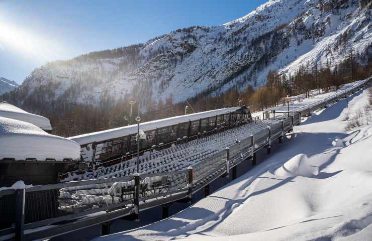 Capodanno da incubo, la neve blocca la funivia: 21 passeggeri bloccati