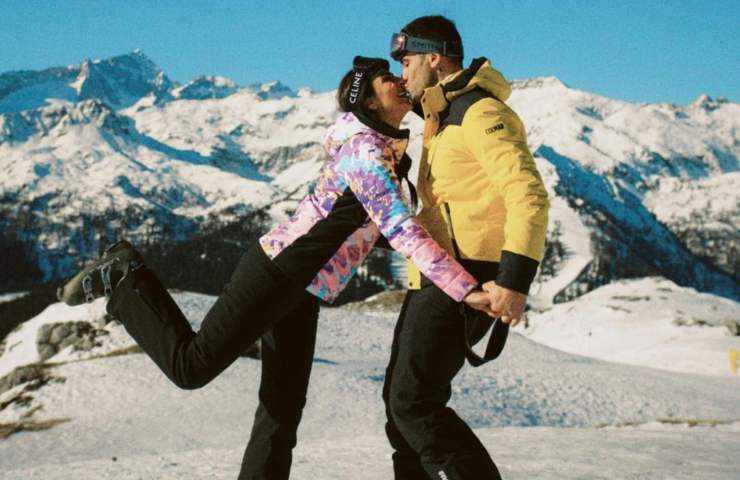 Giulia Salemi e Pierpaolo Pretelli bacio sulla neve