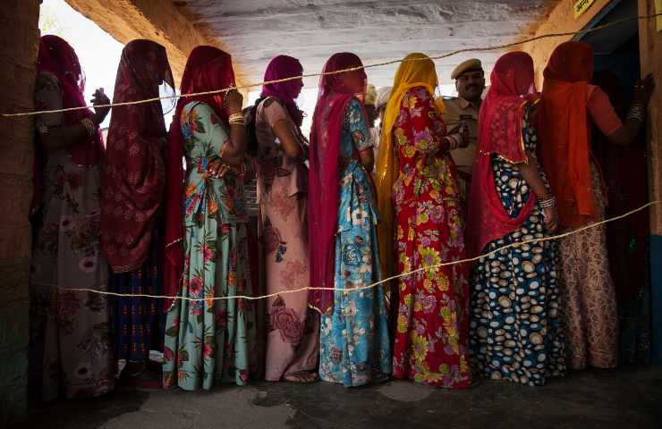 Scandalo in India: centinaia di donne musulmane all'asta su un'app