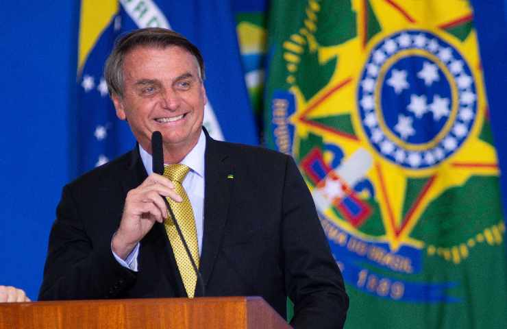 Brasile: Jair Bolsonaro ricoverato d'urgenza per occlusione intestinale