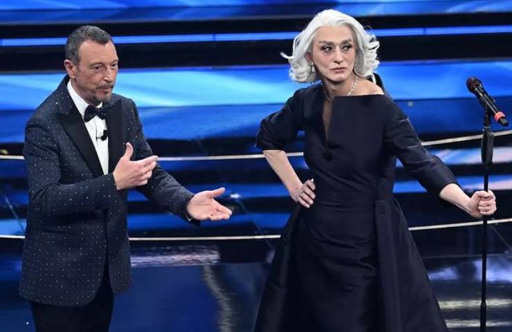 Amadeus e Drusilla Foer (terza serata a Sanremo 2022) 