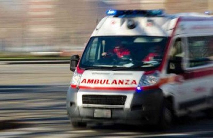 Ambulanza Ceccano precipita scale impiegato muore banca