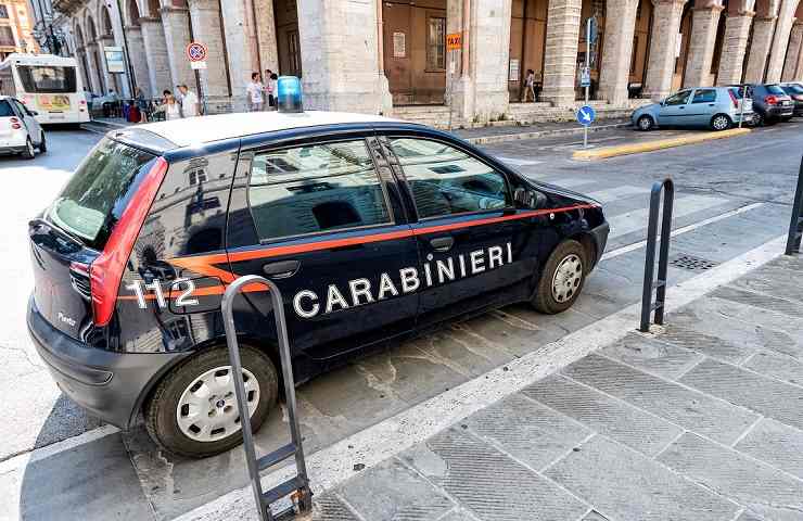 Carabinieri Cassino malore scuola muore tecnico laboratorio