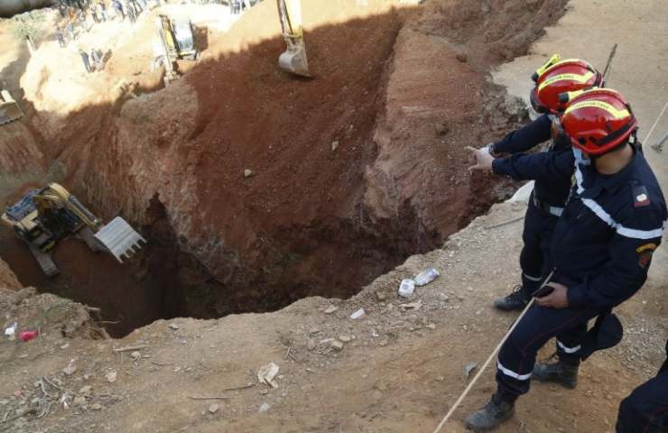 Bambino pozzo Marocco decisione autorità