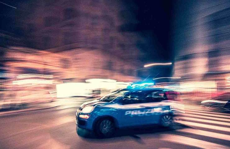 Polizia Roma rissa strada accoltellato ragazzo